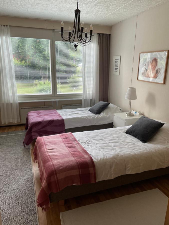Omakotitalo 100M2, 3 Makuuhuonetta Joensuu Apartman Kültér fotó